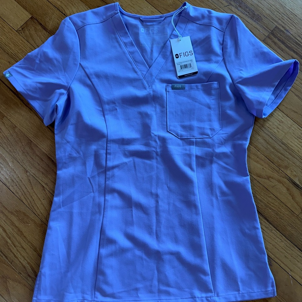 Figs Women's Lavender Short Sleeve Top